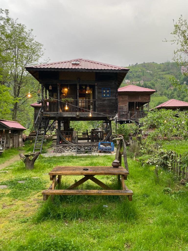 Zeni De Vore Serender & House Aparthotel Ριζούντα Εξωτερικό φωτογραφία